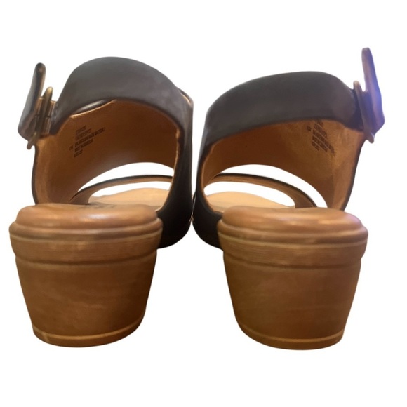 NWT - COMFORTIVA - Blue Open-Toe Sandals - Picture 4 of 5